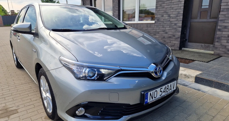 Toyota Auris cena 64900 przebieg: 82000, rok produkcji 2016 z Połaniec małe 172